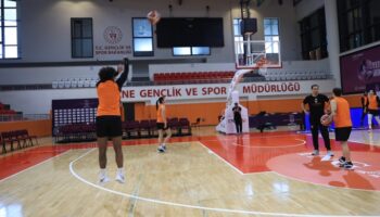 kadinlar dortlu finali oncesi son antrenmanlar yapildi kwHXJkLR