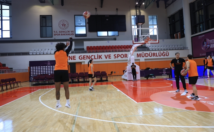 kadinlar dortlu finali oncesi son antrenmanlar yapildi kwHXJkLR