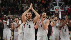 karsiyaka erkek basketbol takimi 11 hafta sonra aldigi galibiyetle nefes aldi lLH9rugf
