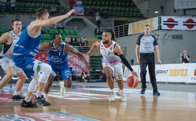karsiyaka mike smithi kadrosuna katti FLOJmj53