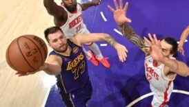 lakers rocketsi devirerek batida 4 siradaki yerini saglamlastirdi nzH12yDj