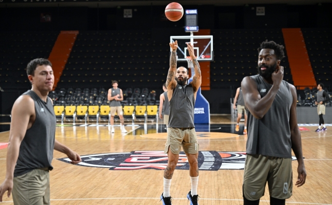 mersin spor kulubu anadolu efes deplasmanina gidiyor GV1PQVvC