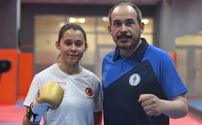 milli formayi giyemeyen babasini basarilariyla gururlandiriyor qe9OzyKn
