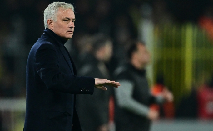 mourinho derbi oncesi kampa girdi ust uste 2 gun rJzCvbRM