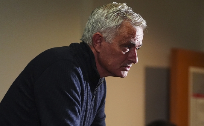 mourinho gorusme odasina PrCr5anO