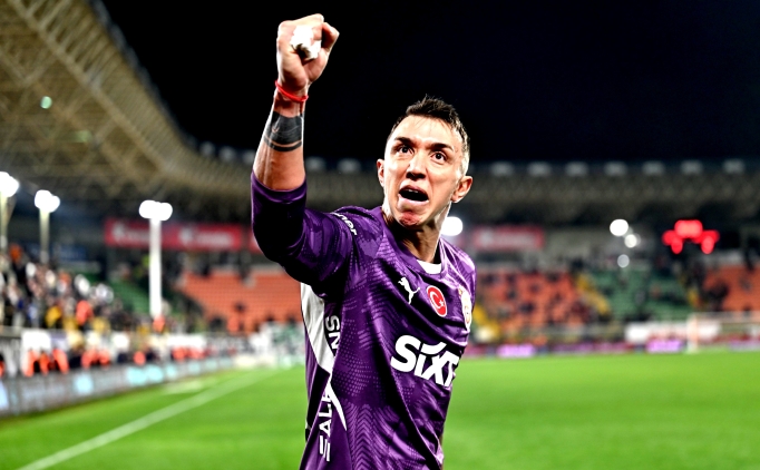 Muslera, eşyalarını ülkesine gönderdi 1 muslera esyalarini ulkesine gonderdi