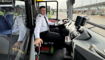 otobus soforu esiyle kurdugu akademide kaleci yetistiriyor eOB4RVuF