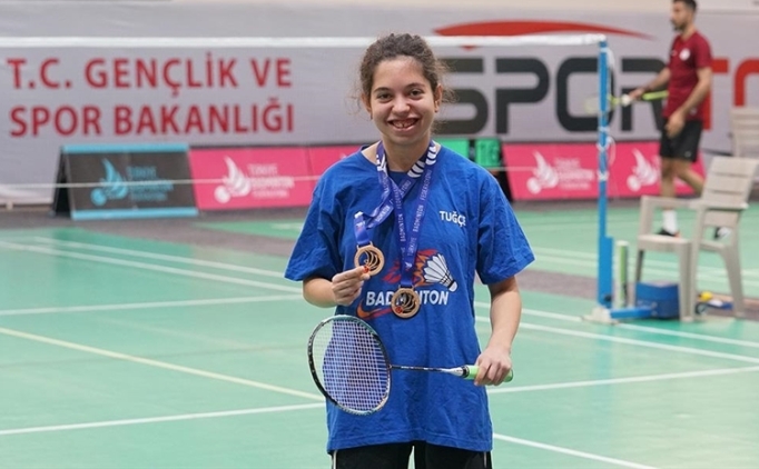para badmintoncular ispanyada 4 madalya kazandi NKuqWFAz