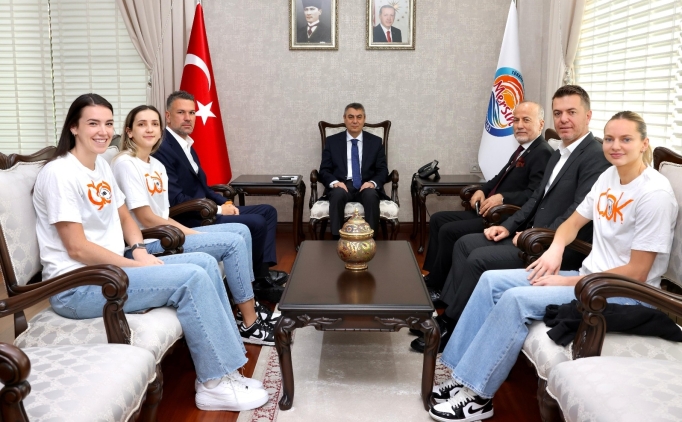 sampiyon cbk mersinden vali torosa ziyaret ipSc6PVL