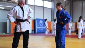 torunlarina destek icin judoya basladilar rOurCJ4s