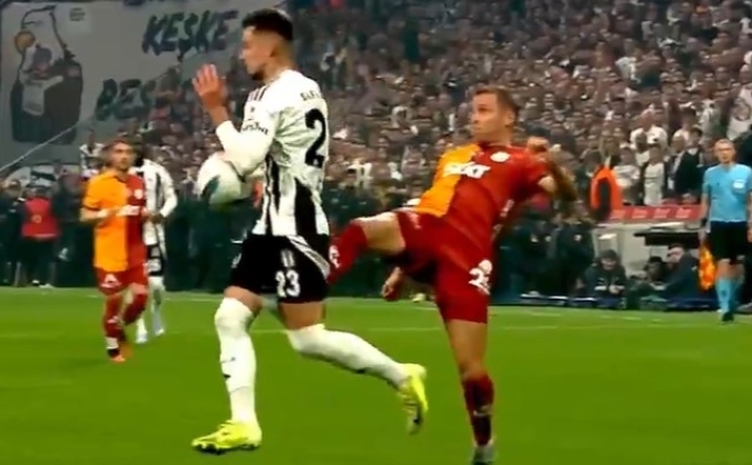 var uyardi przemyslaw frankowski kirmizi kart gordu FrYeC1OT