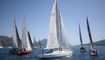 yat yarislarinda marmaris miyc kis trofesinin 4 ayagi GhChdiSN