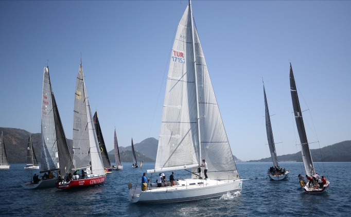 yat yarislarinda marmaris miyc kis trofesinin 4 ayagi GhChdiSN