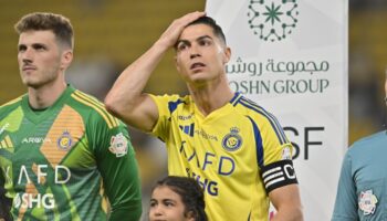 40 yasindaki cristiano ronaldodan iki yillik imza WxN57xZR
