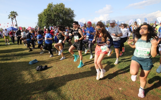 antalyada gerceklestirilen 20 uluslararasi runtalya maratonu basladi hFfkM3Lw