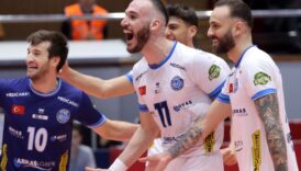 arkas spor seriyi esitlemek icin sahada zO1YbIYD
