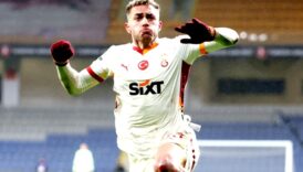 baris alper icin araci dries mertens EMEjpb7s