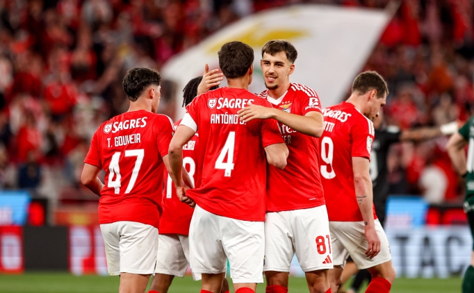 benficatirsenseyi uc golle gecerek finale yukseldi Jjv6pzzQ