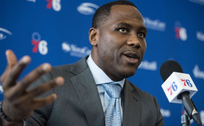 bucks elton brandi yonetim kadrosuna katmak istiyor uSFYXeB1