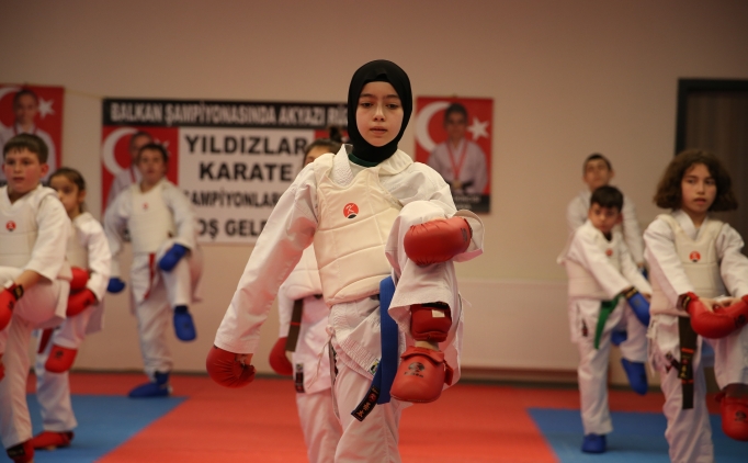 diyetisyenin tavsiyesiyle karateye baslayan dilaranin hedefi milli forma sG4tJrka