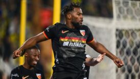 duckens nazon sampiyonluga oynayan bir takimdan puan aldik 9x3nU3eP