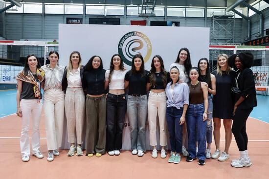 eczacibasinda hande baladin ve boskovic ile birlikte 4 oyuncu ayrildi 0 uLkT5ekG