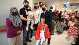 emre belozoglundan 23 nisanda anlamli ziyaret 6NNTVJJn