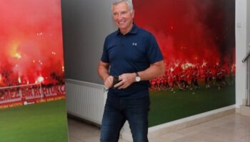 eski galatasaray teknik direktoru canli yayinda gozyaslarina boguldu 8rv7pxTW