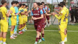 eyupsporun 19 yas alti takimindan rakibi trabzonspora jest IR3rq2zM