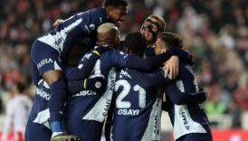 fenerbahce 2025te sampiyonluk umudunu yesertti vrjUPDQc