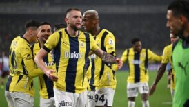 fenerbahce 4 kez geriye dustugu bir maci kazandi haEKeuB2