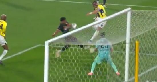 fenerbahce iki kez penalti bekledi 1 DHh4A25q