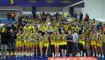 fenerbahce opet 1 numarali kupada 3leme pesinde amKA9nYI