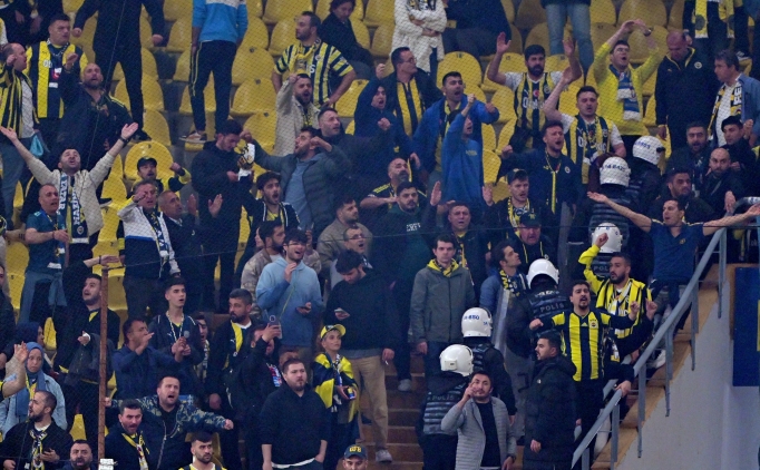 fenerbahce tribununden muzige tepki