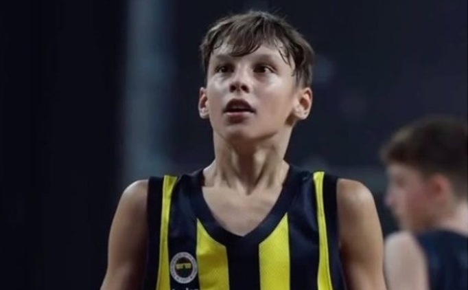 fenerbahceli kucuk jasikevicius balikesirde parkede 3ribS7RE