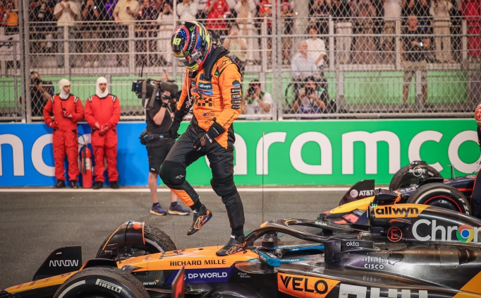 formula 1de oscar piastri suudi arabistanda zirvede N9HqVAy8