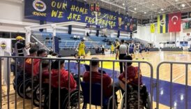 galatasaray tekerli basketbol takimindan fenerbahceye protesto daMXj2Lp