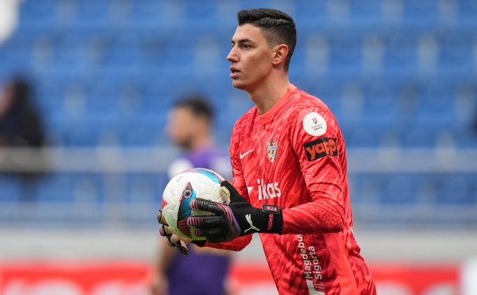 galatasarayda gozler berke ozerde 3YU519JT