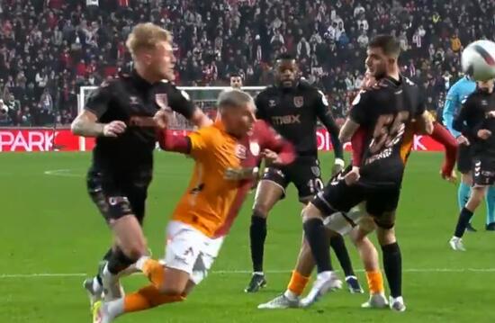 galatasarayda penalti itirazi 0 RBS9i9pZ