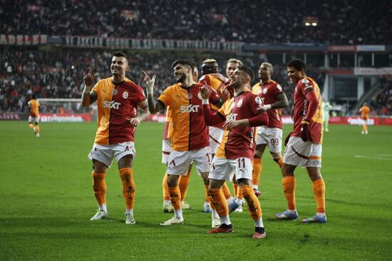 galatasarayi samsunda yunus ve osimhen sirtladi 1 CaqDGVZu