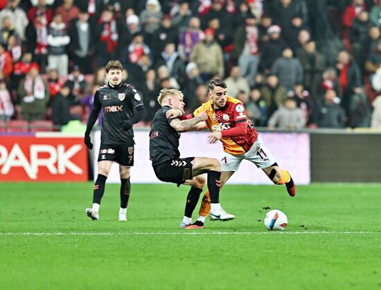 galatasarayi samsunda yunus ve osimhen sirtladi 2 Y8EIqnVs
