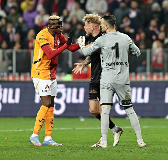 galatasarayi samsunda yunus ve osimhen sirtladi 3 qrzgDktp