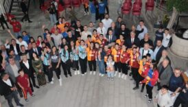 galatasarayli eski futbolcular cizreli genclerle bulustu gYQnOryT