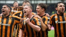 hull city geriden gelerek kazandi 7A2zy9dN