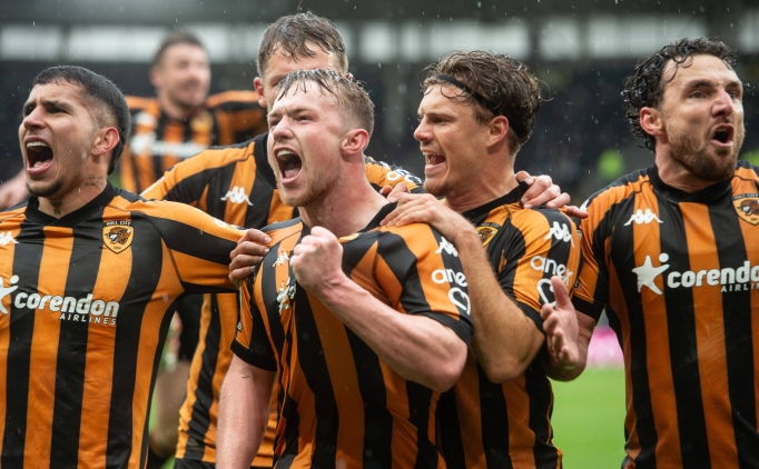 hull city geriden gelerek kazandi 7A2zy9dN
