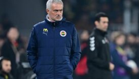 jose mourinho ismail kartalin gerisinde kaldi nBfXOl6y