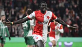 jose mourinhonun sol bek adayi diouf wsP14IHS