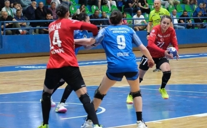kadinlar hentbolda adasokagi finale yukseldi