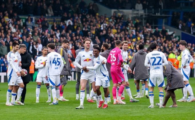 leeds united ve burnley premier lige yukseldi F7uDMOuf