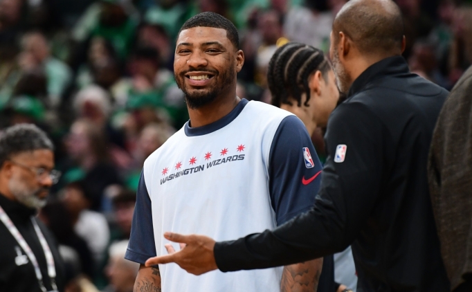 marcus smart boston donusunde taraftarla tartisti cizgiyi asti HOVFt4pd